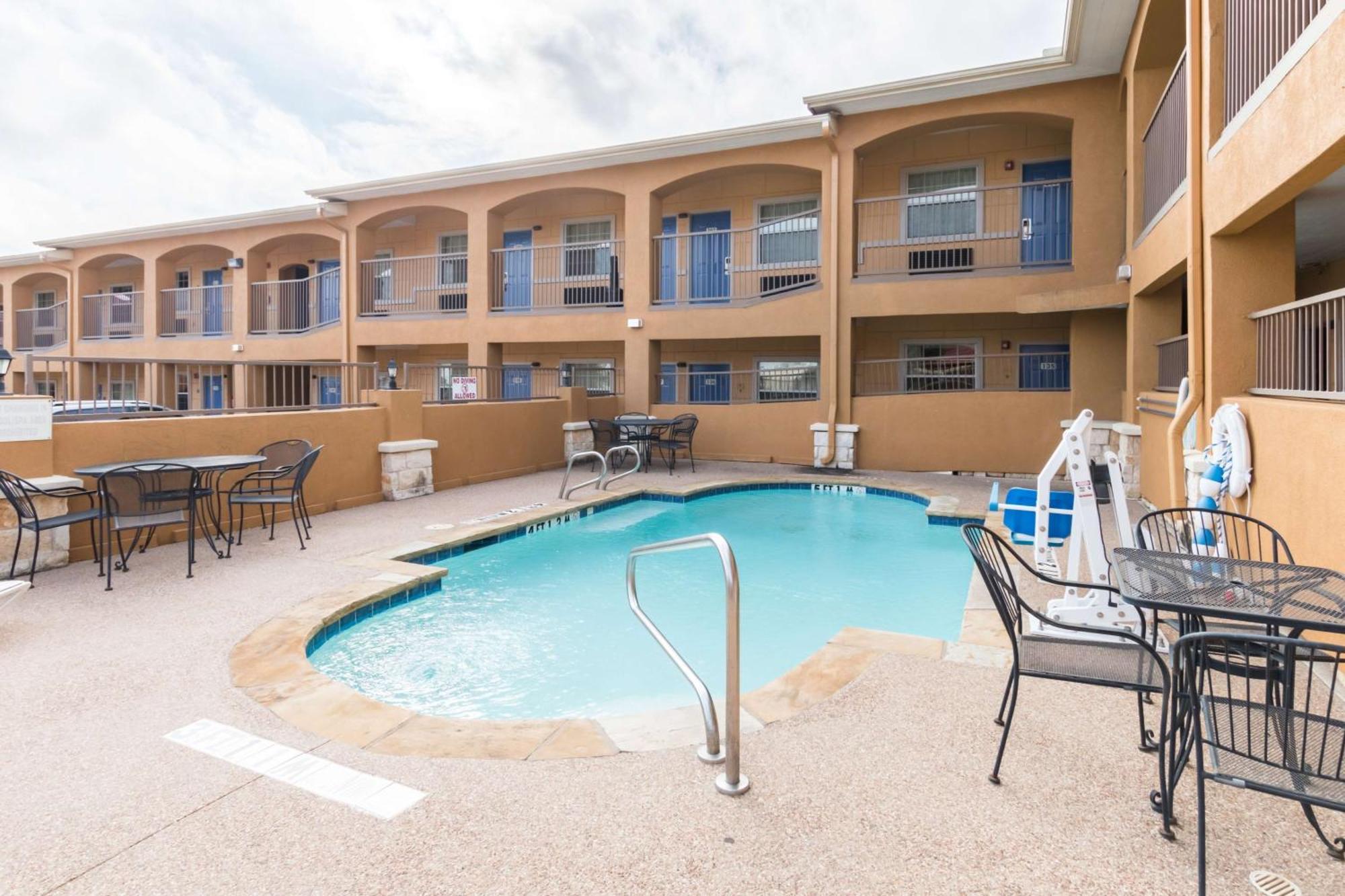 Motel 6 Alvarado Tx Eksteriør billede